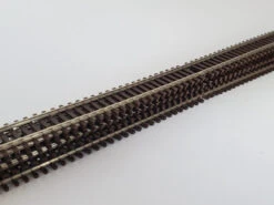 Micro Engineering 10-124 - Non-Weathered Flex-Trak, Code 55 (3 Ft, 6 Pc Bundle) - N Scale